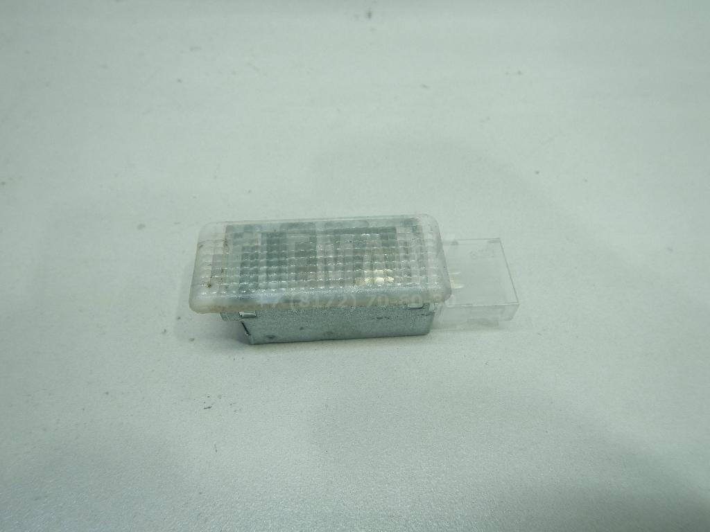 Плафон салонный 7L0947415 VAG