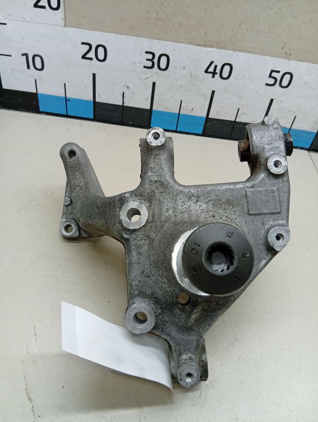 Кулак поворотный задний правый 3C0505434K VAG