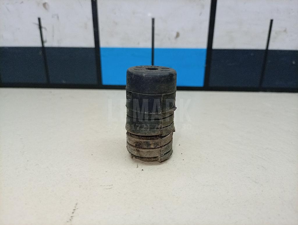 Отбойник крышки багажника 65829JG40A Nissan