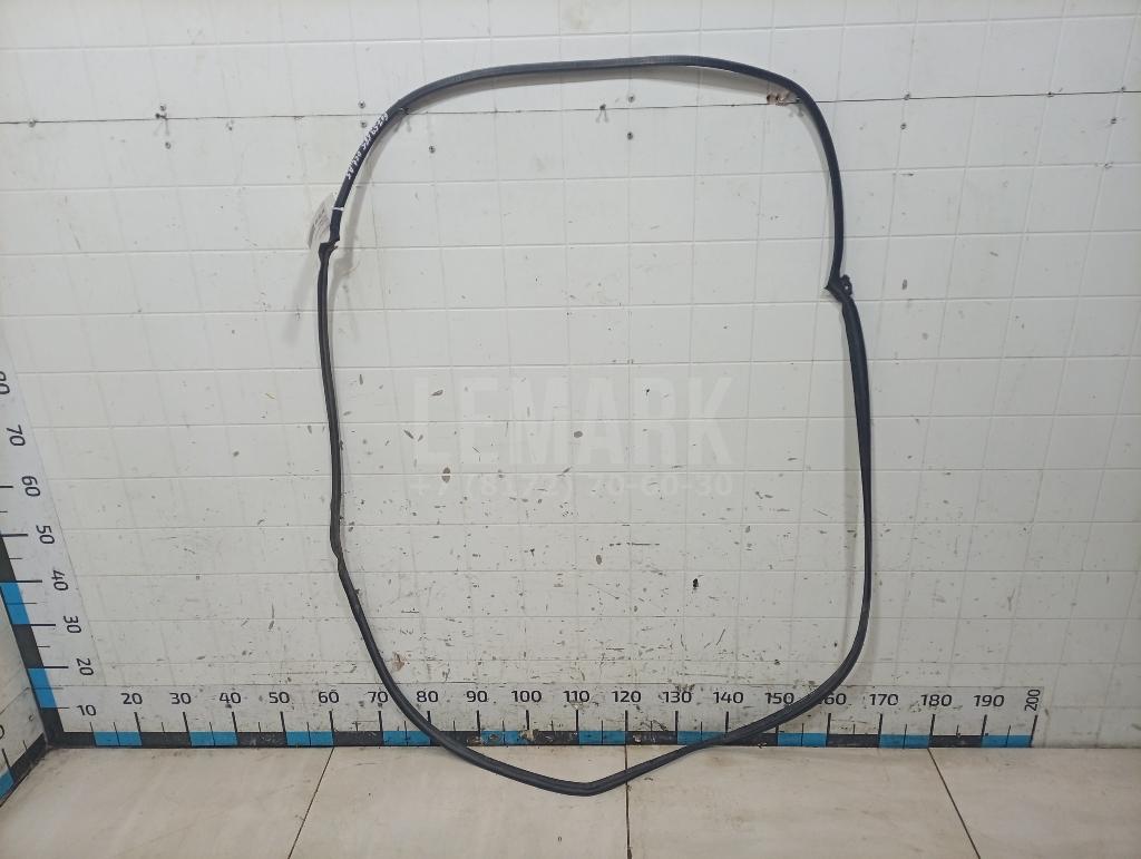 Уплотнитель двери 1Z5839697D VAG