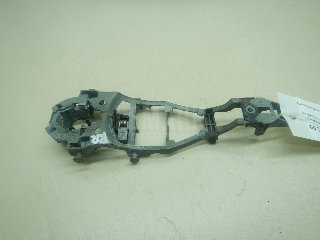 Кронштейн ручки 1Z0839886 VAG