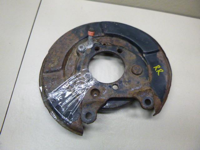 Щит опорный задний правый 44020CY001 Nissan