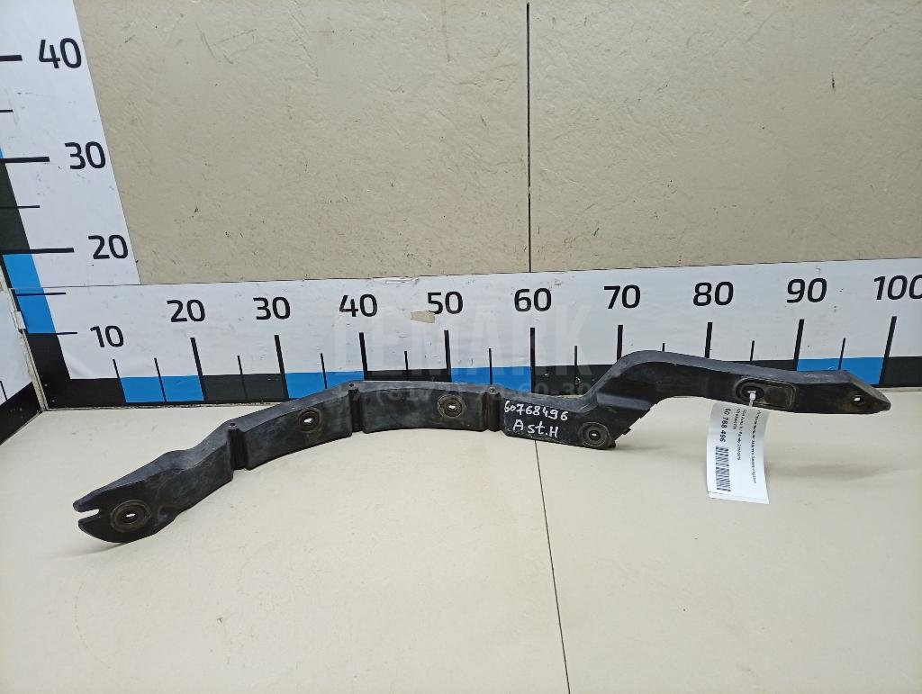 Направляющая заднего бампера правая 93306735 GM