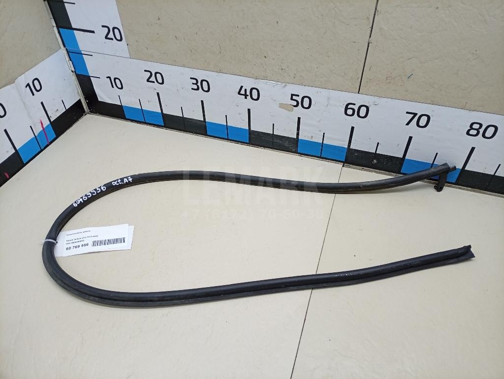 Уплотнитель двери 5E5839698C VAG
