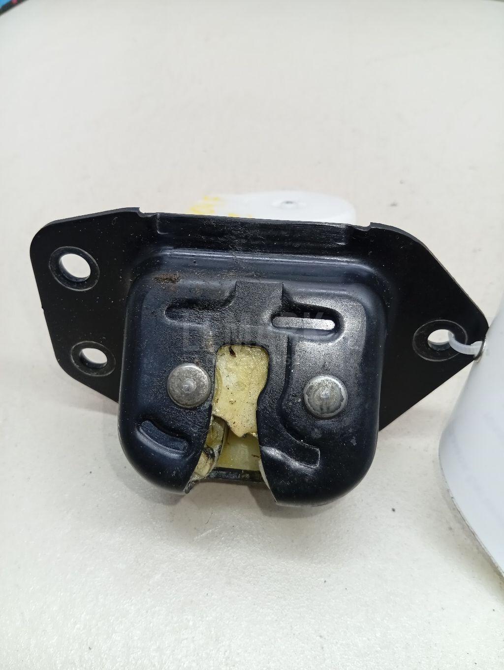 Замок багажника 90502EN00A Nissan