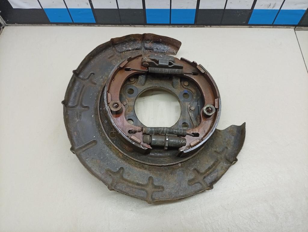 Щит опорный задний левый 582501H000 Hyundai-Kia