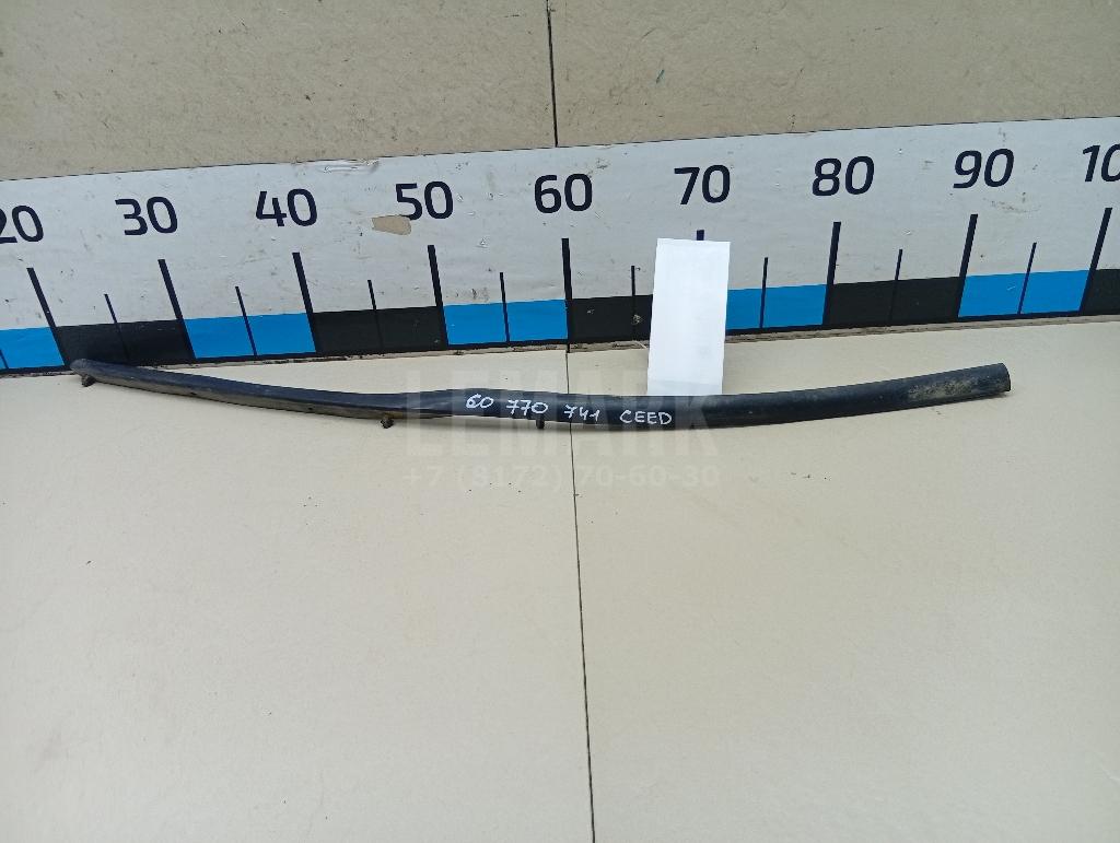 Уплотнитель капота 864351H000 Hyundai-Kia