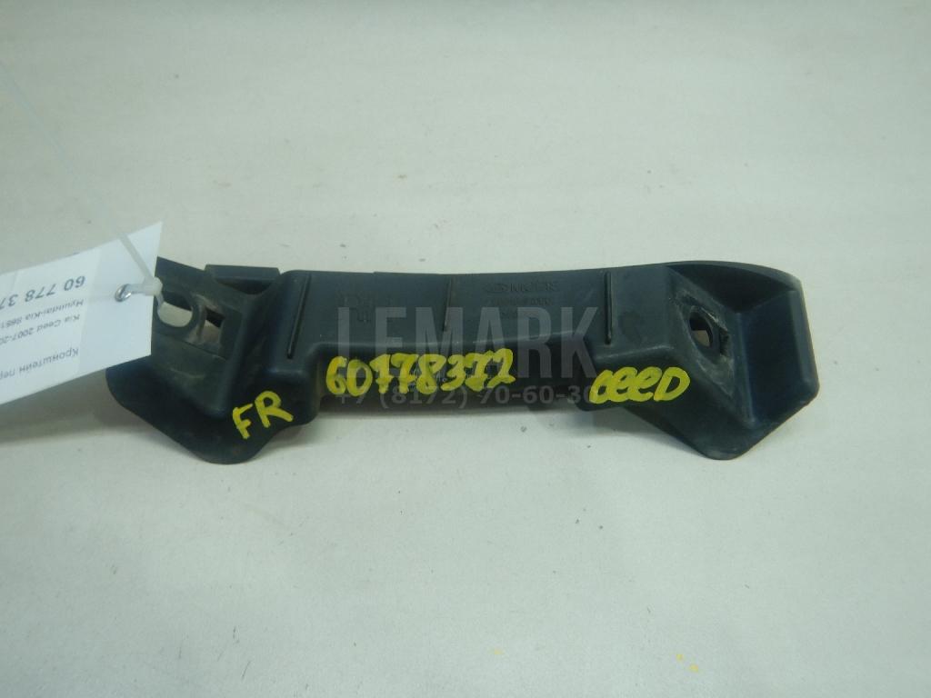 Кронштейн переднего бампера правый 865181H000 Hyundai-Kia