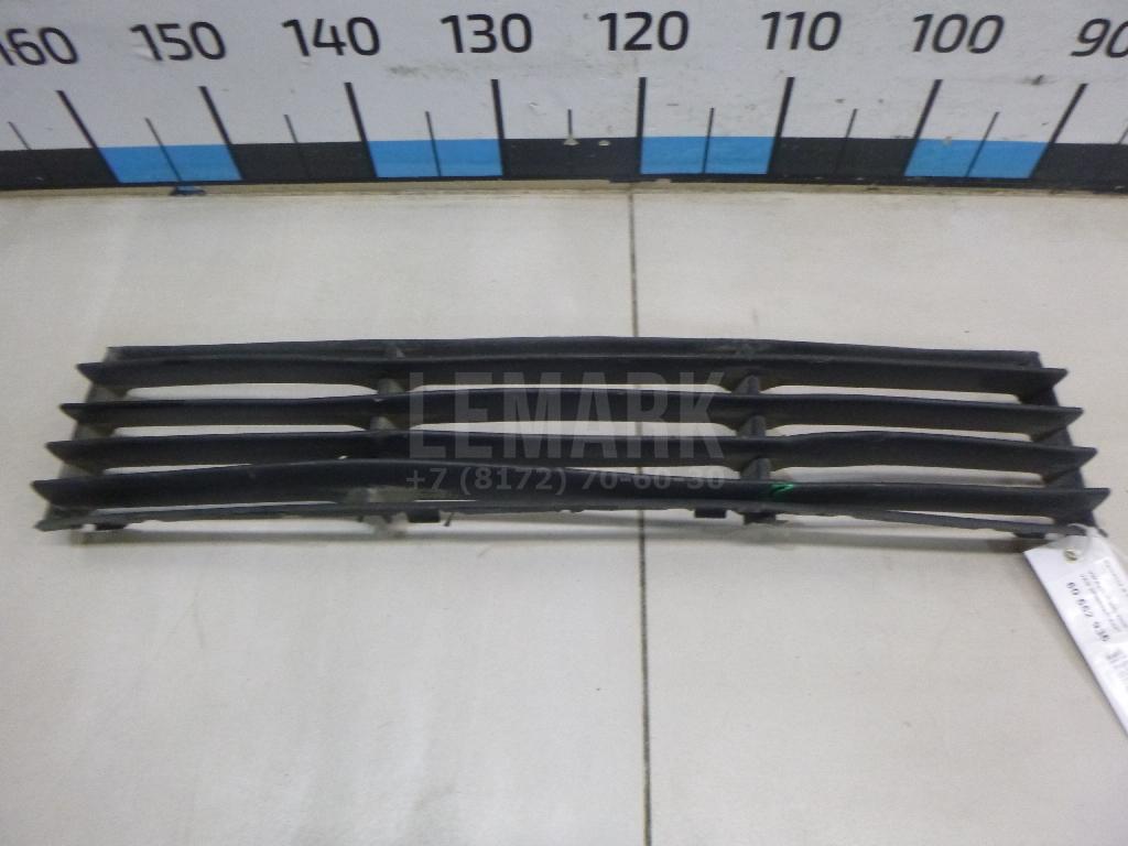 Решетка в бампер центральная 3B0853677EB41 VAG
