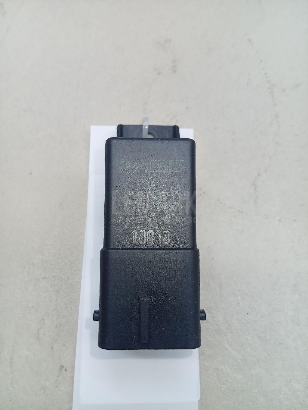 Реле свечей накаливания 9802424080 Citroen-Peugeot