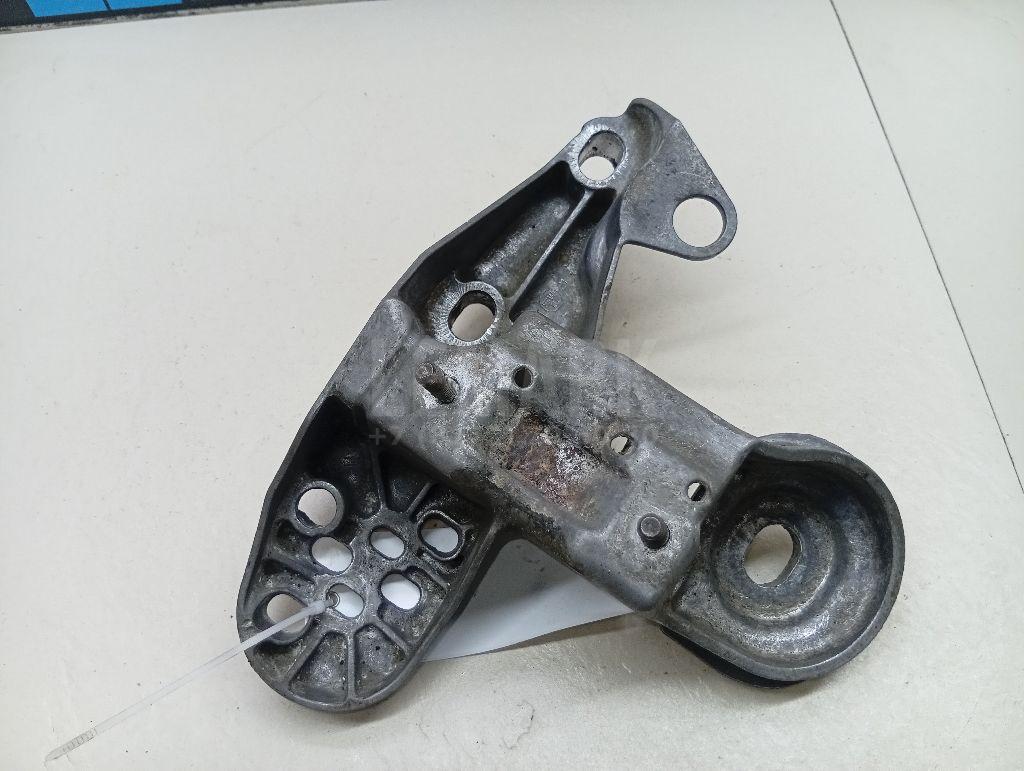 Кронштейн опоры двигателя 4B0199351B VAG