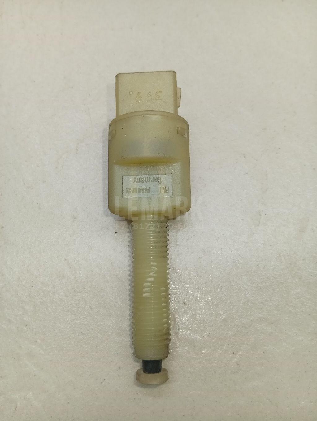 Датчик включения стопсигнала 4A0945515A VAG