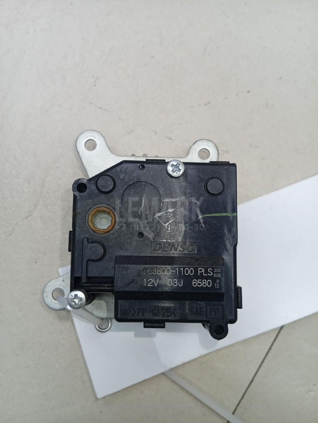 Моторчик заслонки отопителя 8710612170 Toyota
