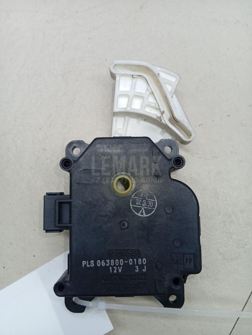 Моторчик заслонки отопителя 8710642140 Toyota