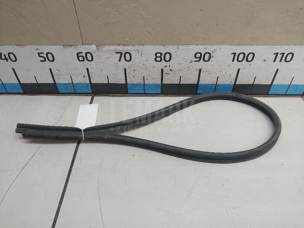 Уплотнитель капота 864303W000 Hyundai-Kia