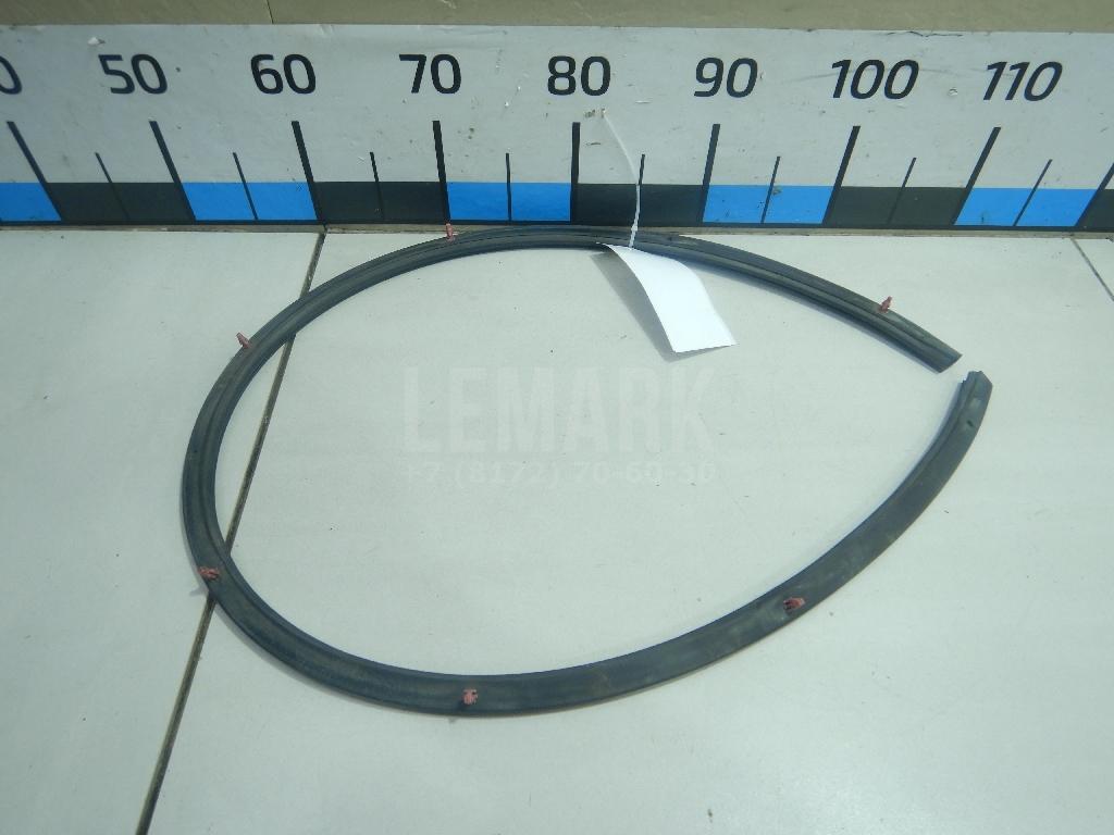 Уплотнитель капота 66830JG000 Nissan