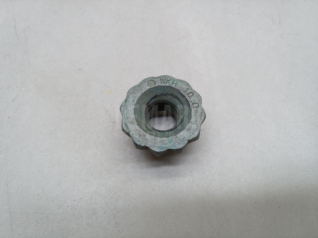 Гайка передней ступицы 6Q0407396B VAG
