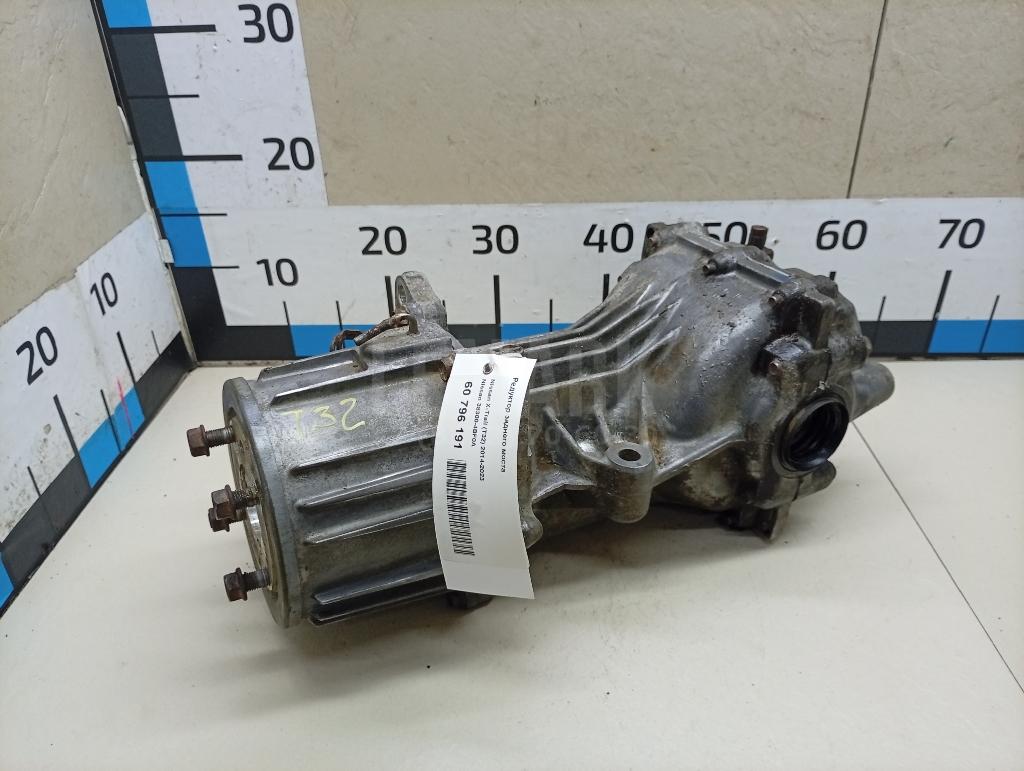 Редуктор заднего моста 383004BF0A Nissan