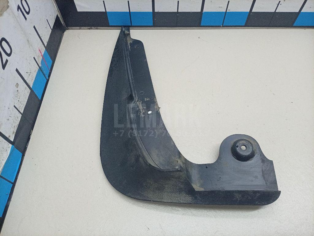 Брызговик передний левый 5L0821173 VAG