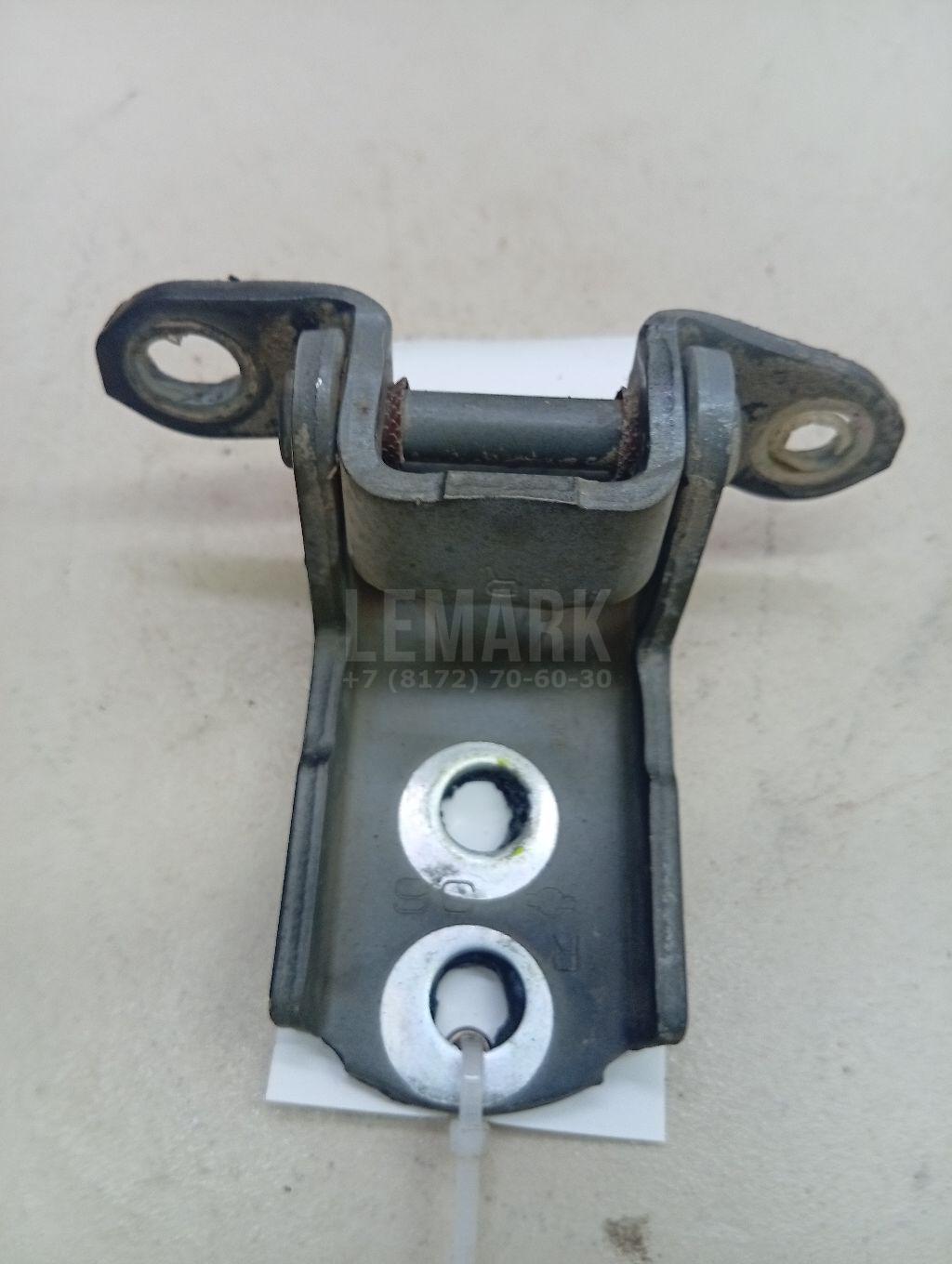 Петля двери 824214P00A Nissan