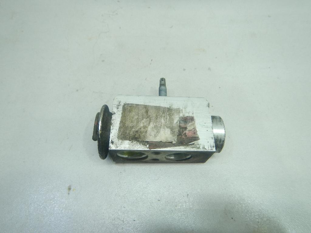 Клапан кондиционера 1675329 Ford