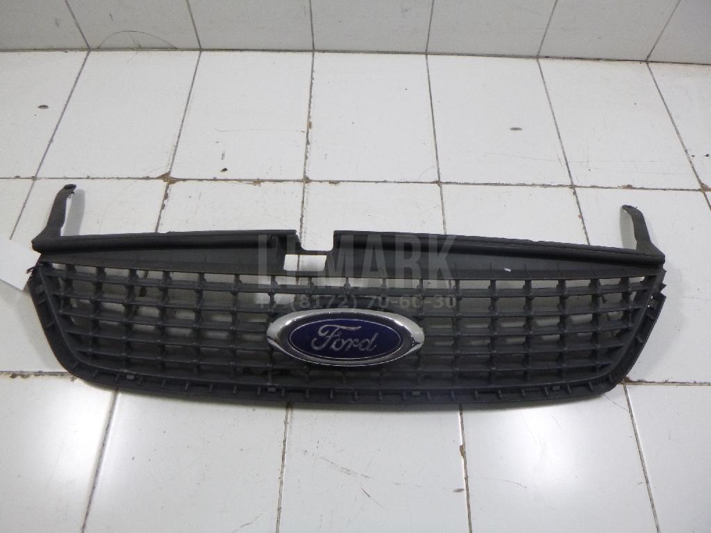 Решетка радиатора 1509301 Ford