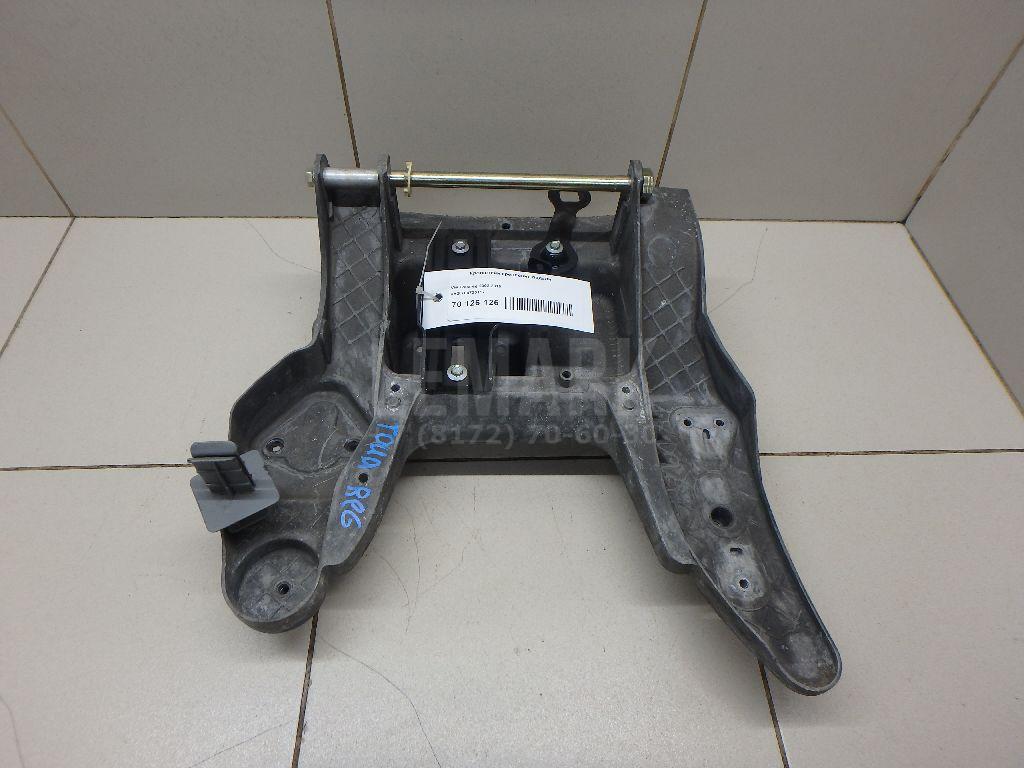 Кронштейн крепления педали 7L0723117 VAG