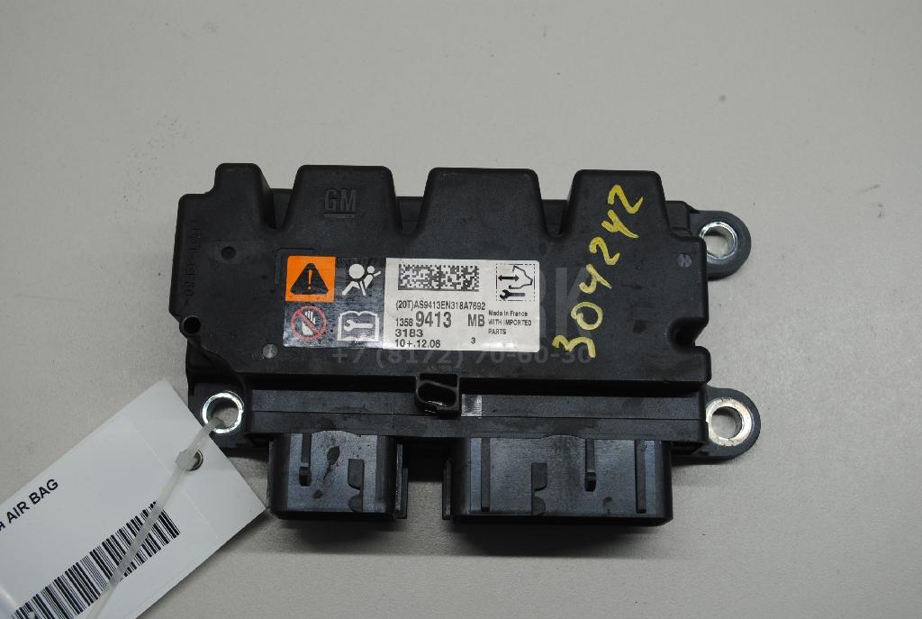 Блок управления AIR BAG 13589413 GM