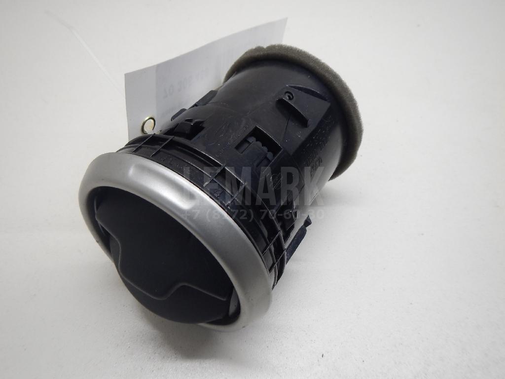 Дефлектор воздушный 68760JD10A Nissan