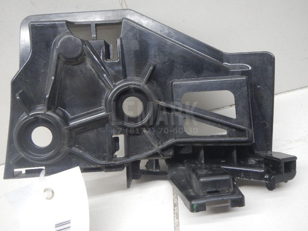 Кронштейн заднего бампера правый 5NA807394A VAG