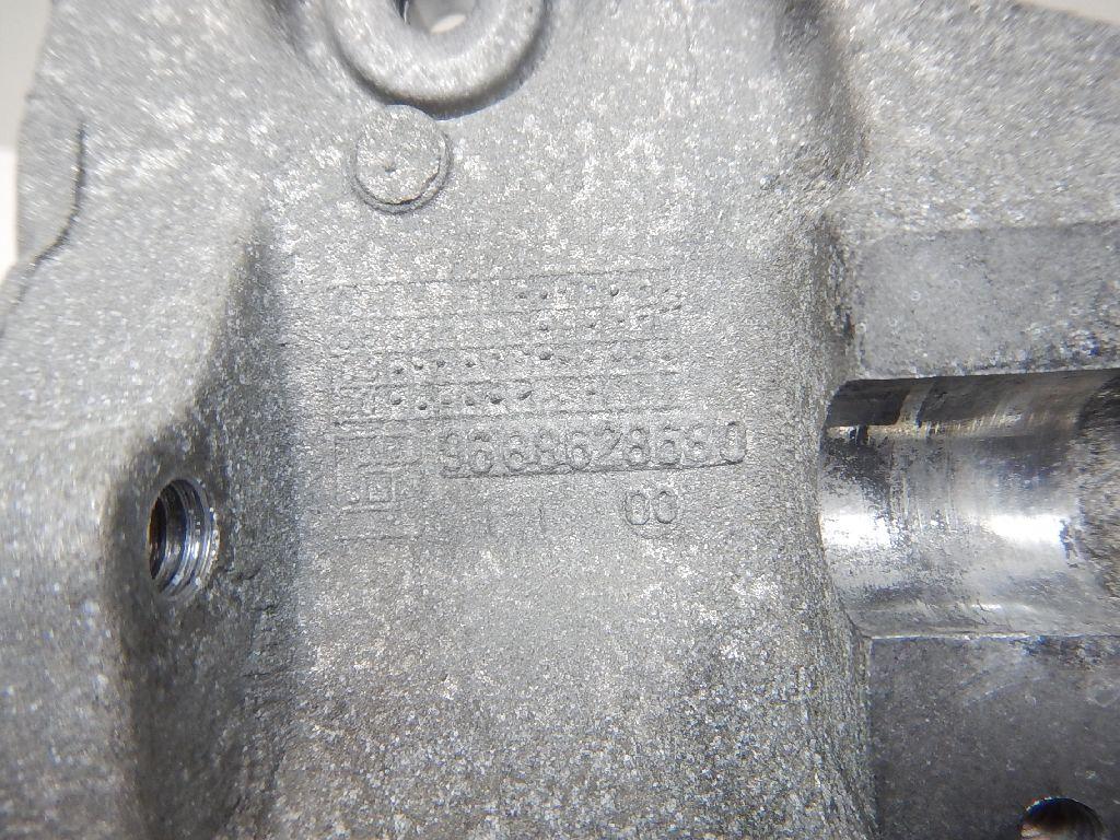 Кронштейн генератора для  Ford Focus II 2005-2008