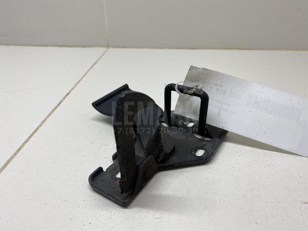 Крючок капота 6Q0823480B VAG