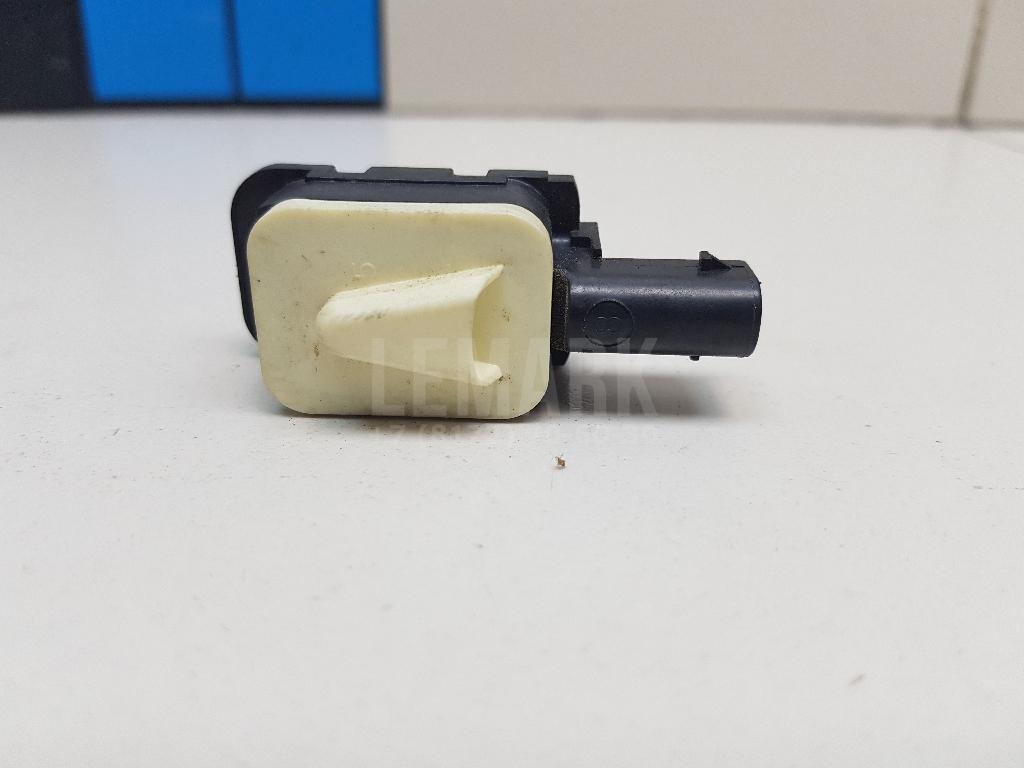 Датчик AIR BAG 7P0959354 VAG