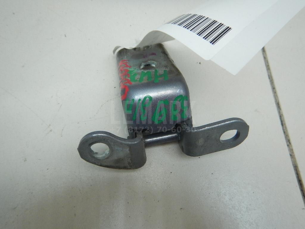 Петля двери задней правой нижняя 6877006010 Toyota