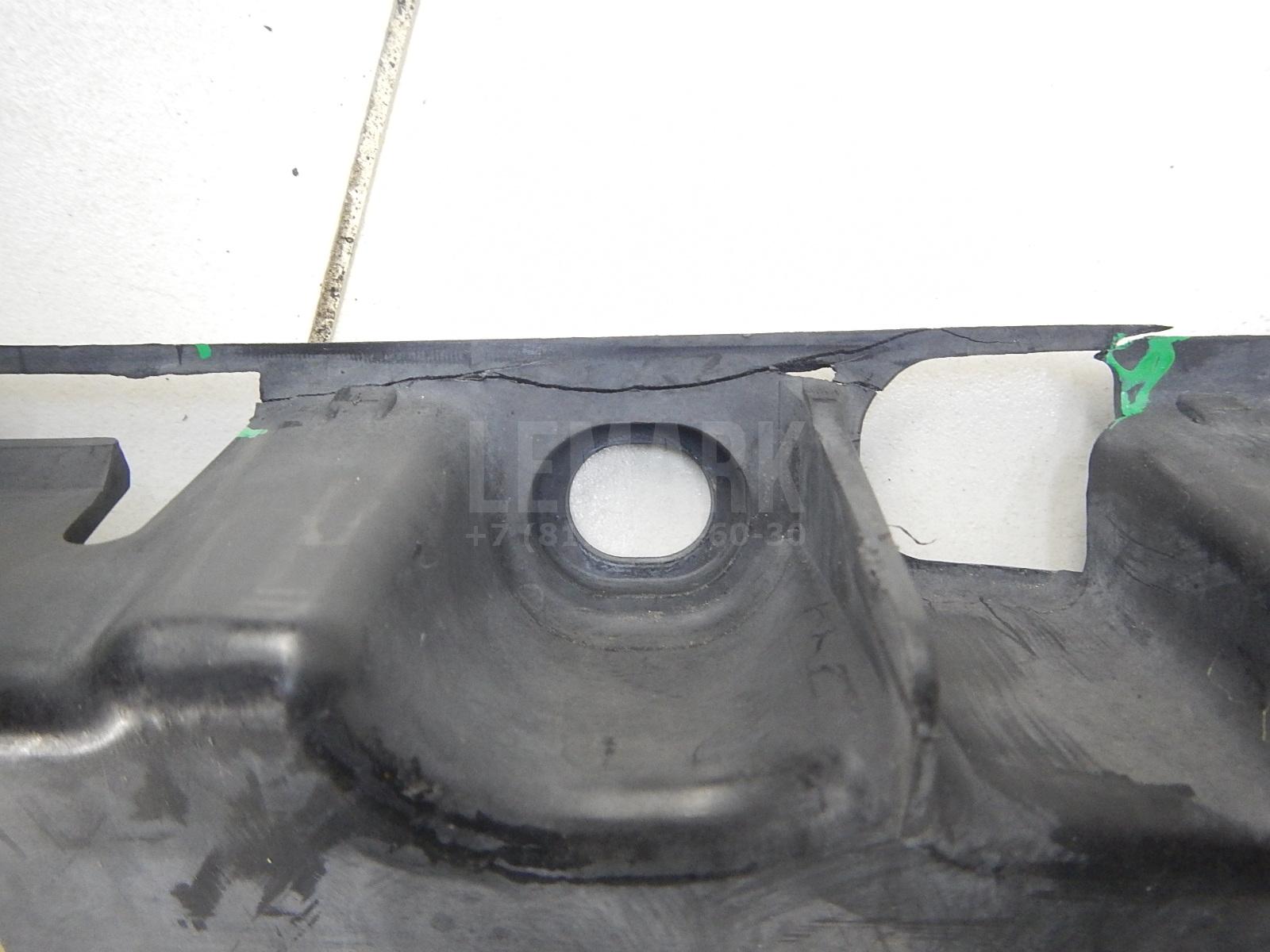 Кронштейн накладки на порог (наружней) для  BMW 1-serie E82/E88 2007-2013