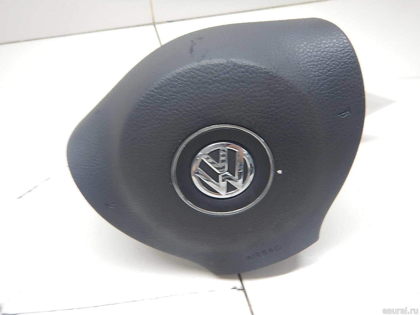 Крышка подушки безопасности (в рулевое колесо)