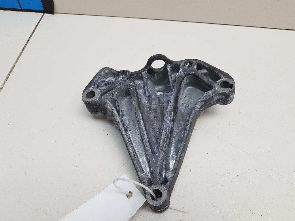 Кронштейн КПП левый 1K0199117BB VAG
