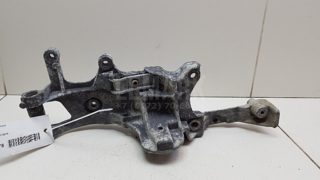Кронштейн генератора 1699676 Ford