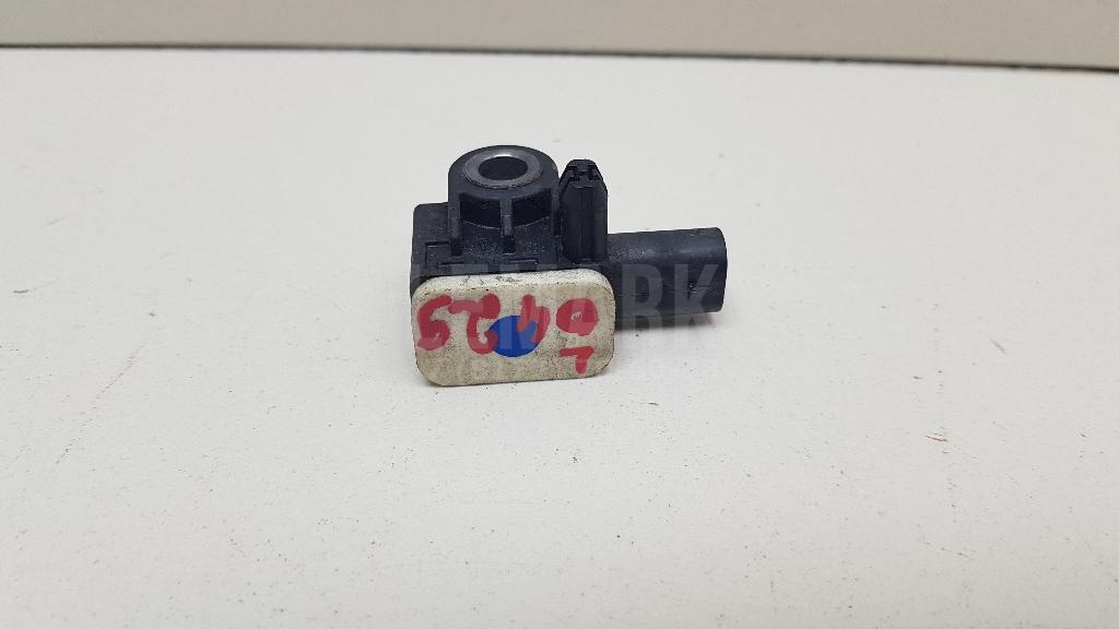 Датчик AIR BAG 7P0959651 VAG
