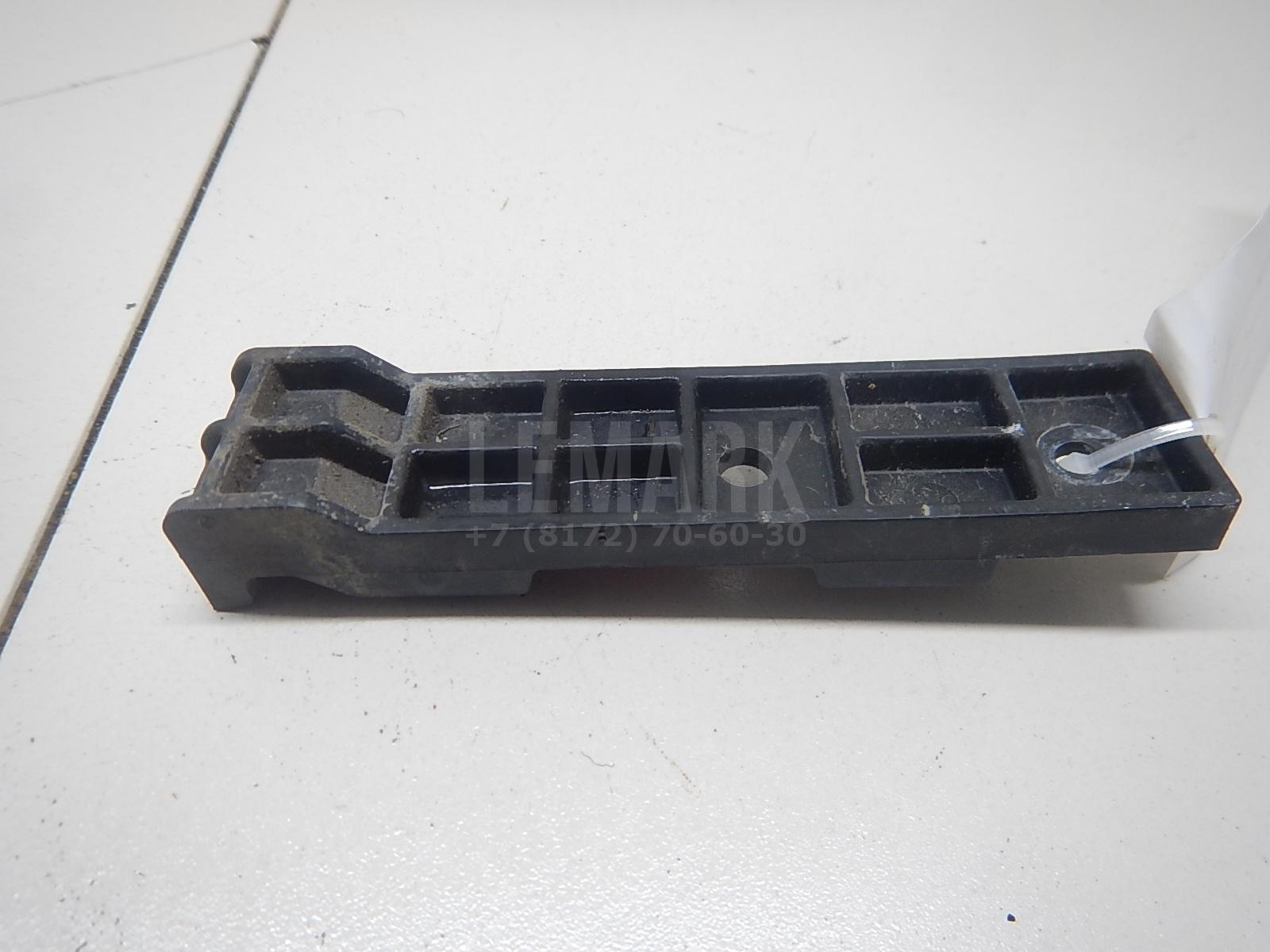Кронштейн заднего бампера 866851H210 Hyundai-Kia