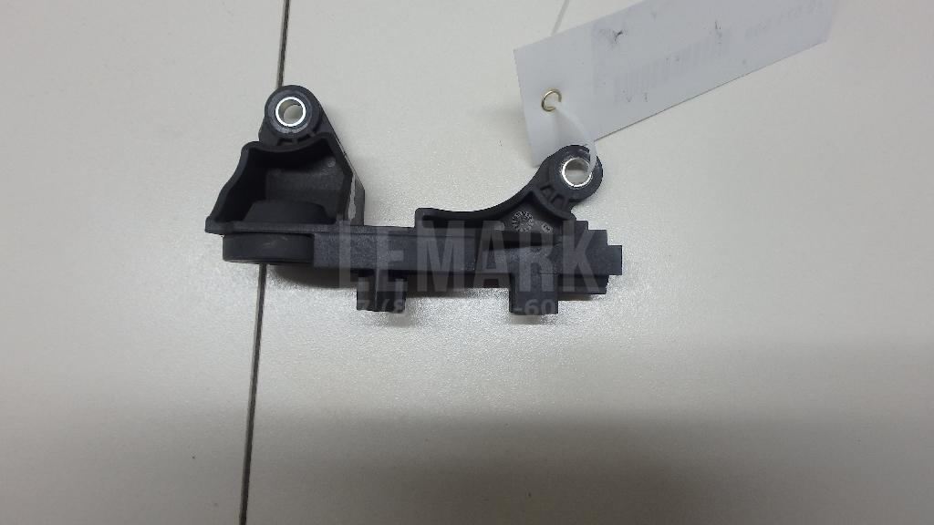 Кронштейн воздушного фильтра 1367829 Ford
