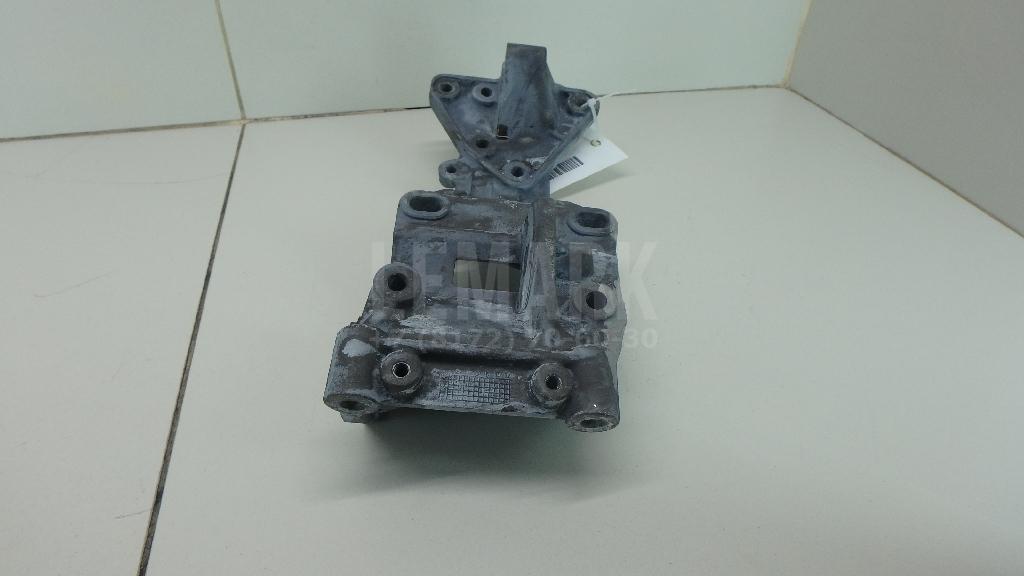 Кронштейн генератора для  Ford Focus II 2005-2008