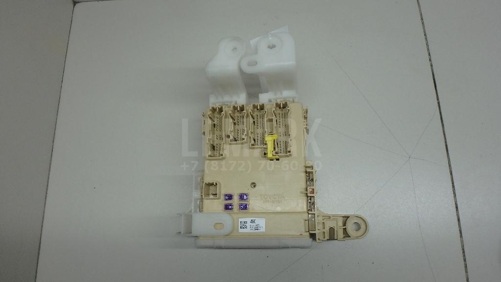 Блок предохранителей 8273042770 Toyota