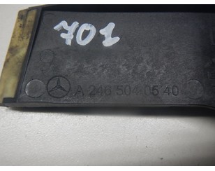 Кронштейн радиатора для Mercedes Benz C117 CLA 2013-2019 БУ состояние отличное