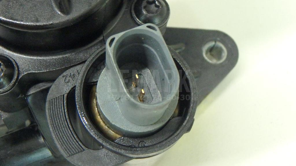 Корпус термостата для  Audi V8 1988-1994