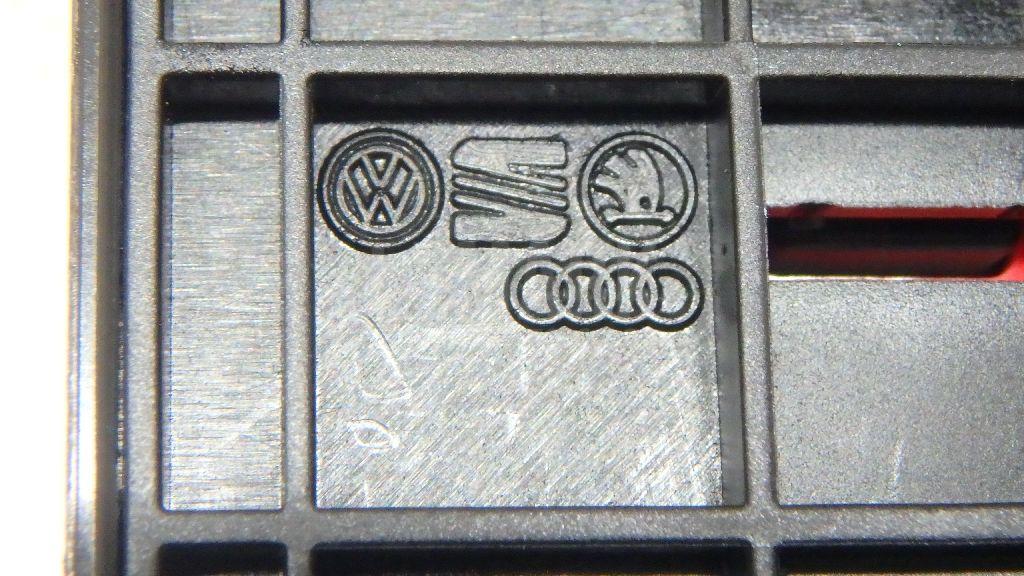 Блок управления стеклоподъемниками для  Audi A3 (8L1) 1996-2003