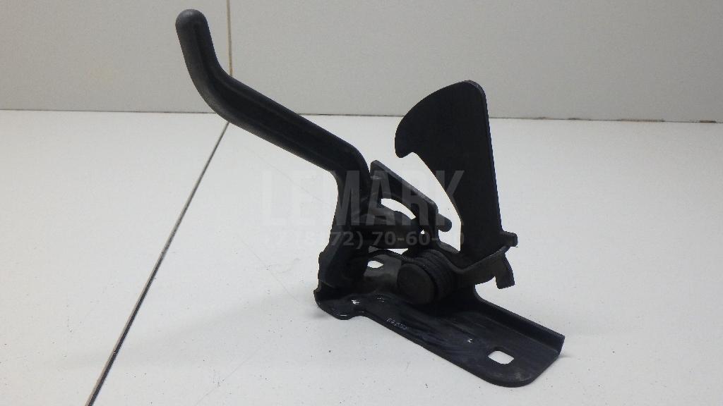 Крючок капота для  Astra HD 8 2005-2011