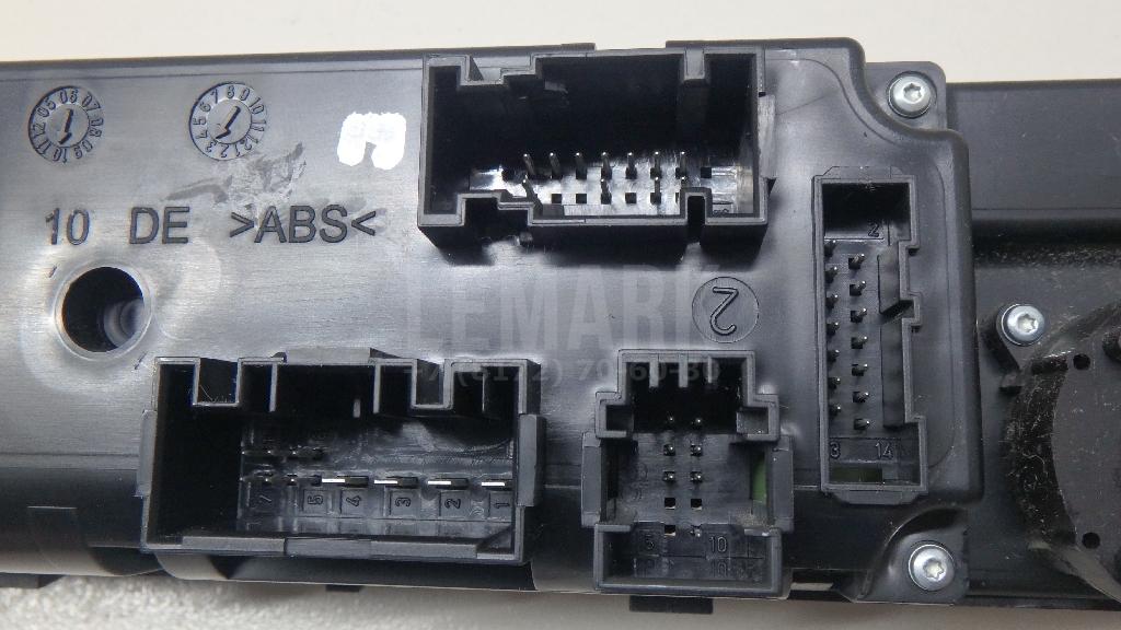 Блок управления климатической установкой для  BMW X5 F15/F85 2013-2018
