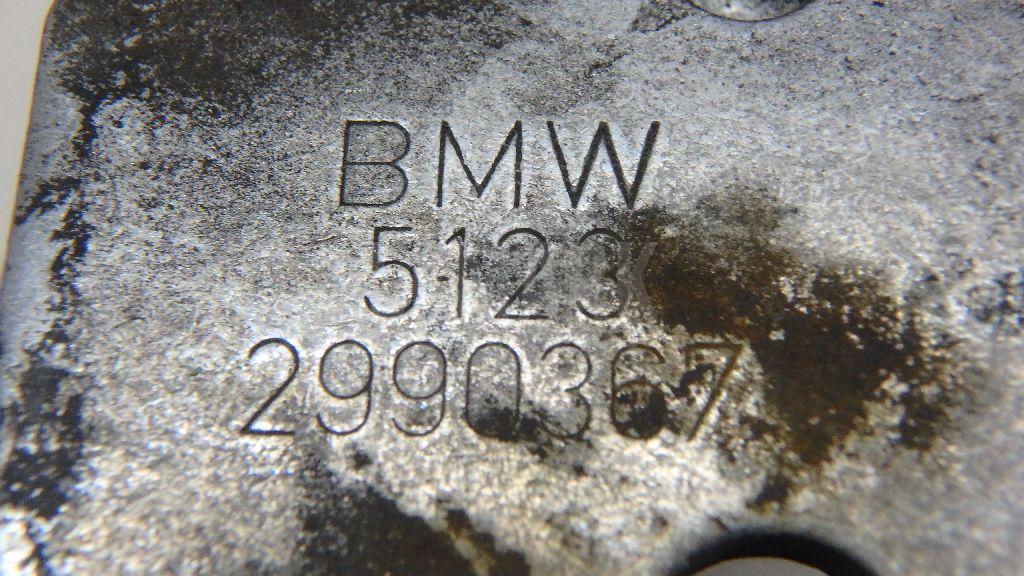 Крючок капота для  BMW 2-serie F22/F23/F87 2013-2020