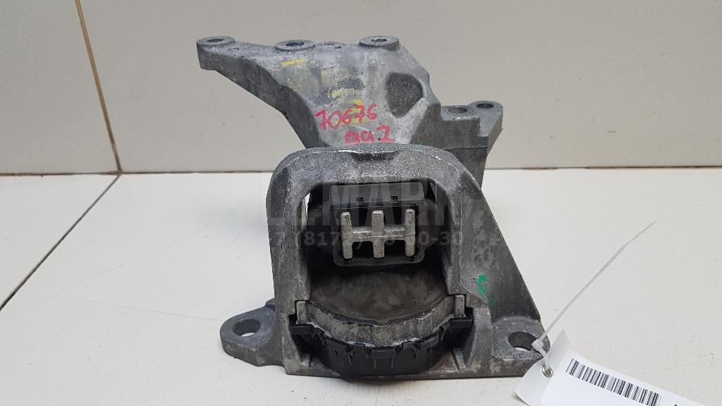 Опора двигателя правая 112104BB0B Nissan